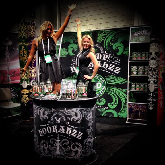 hemphookahzz_expo_event_blondegirls_hookah_cbd_vaporizer_disposable_vape_hemp_legal_entrepreneur_cashinbis_cannaeo